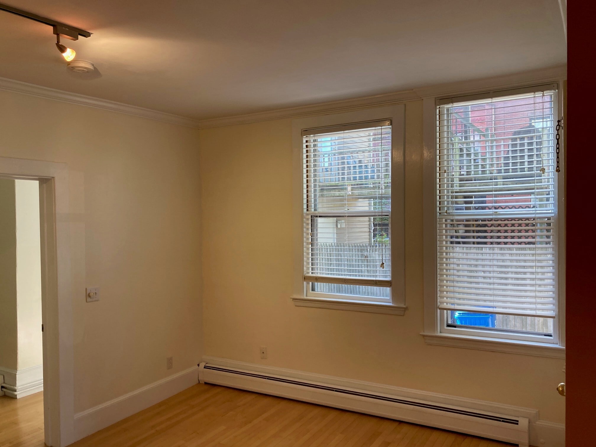 Building Photo - 325 Spring St