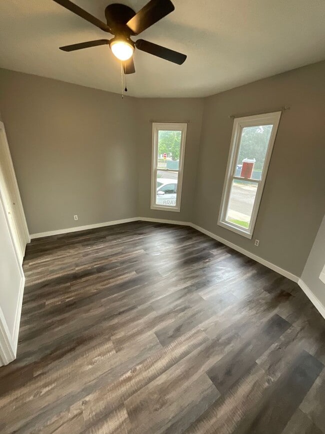 Building Photo - *August 2028* 5 Bedroom house 1 block off Kirkwood FULLY RENOVATED