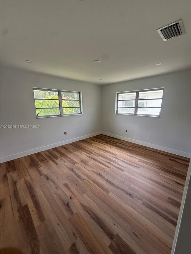 Building Photo - 1532 Trillo Ave