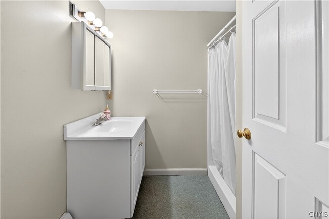Building Photo - 8237 Mantova Dr