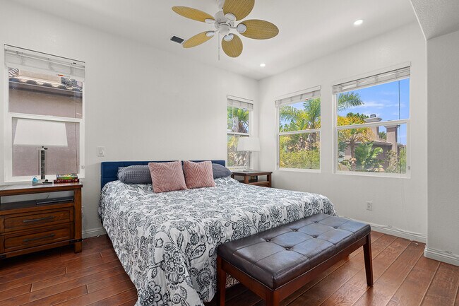 Building Photo - 7116 Torrey Mesa Ct