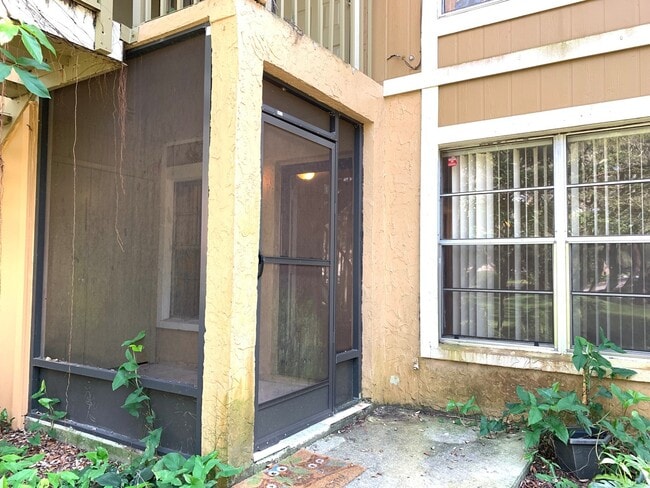 Building Photo - 3bed/2bath off 42nd st by USF! Only $1580/...