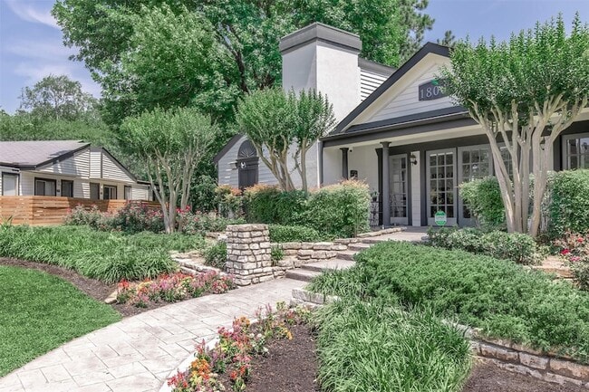 Building Photo - 18001 Cypress Trace Rd