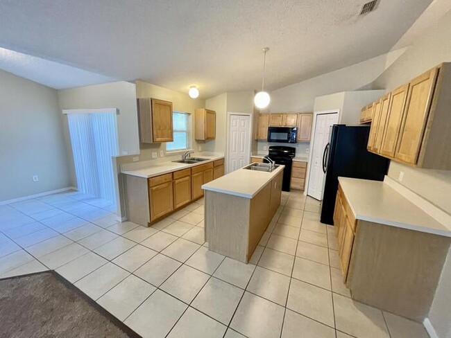 Building Photo - 1129 Sea Eagle Ave