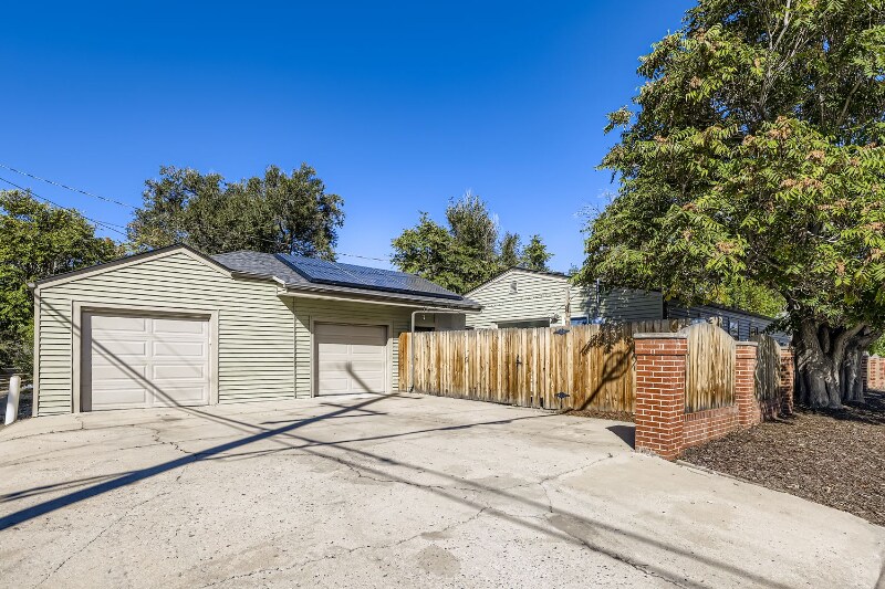 Building Photo - 1700 W Stoll Pl