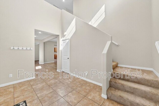 Building Photo - 504 Eureka Dr