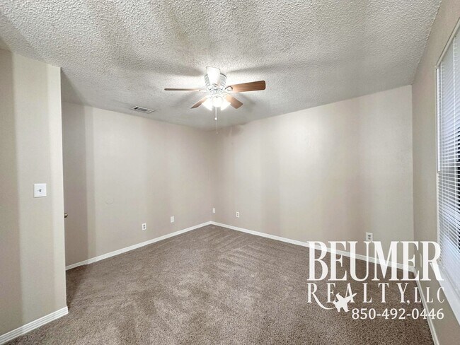 Building Photo - 2292 Sparrow Ln
