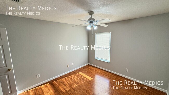 Building Photo - 626 Fern Lake Dr