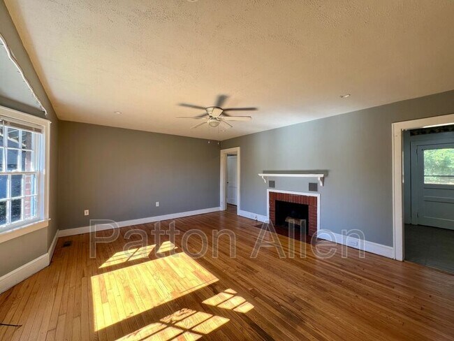 Building Photo - 15 Allen Ave