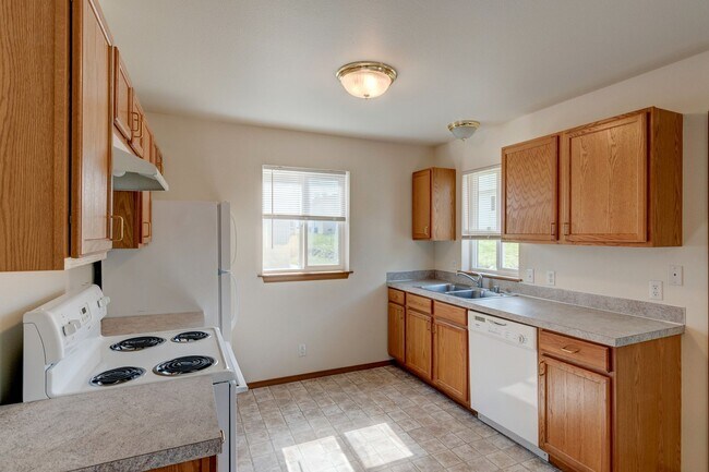 Building Photo - 1245-1431 NW Falls Creek Lp