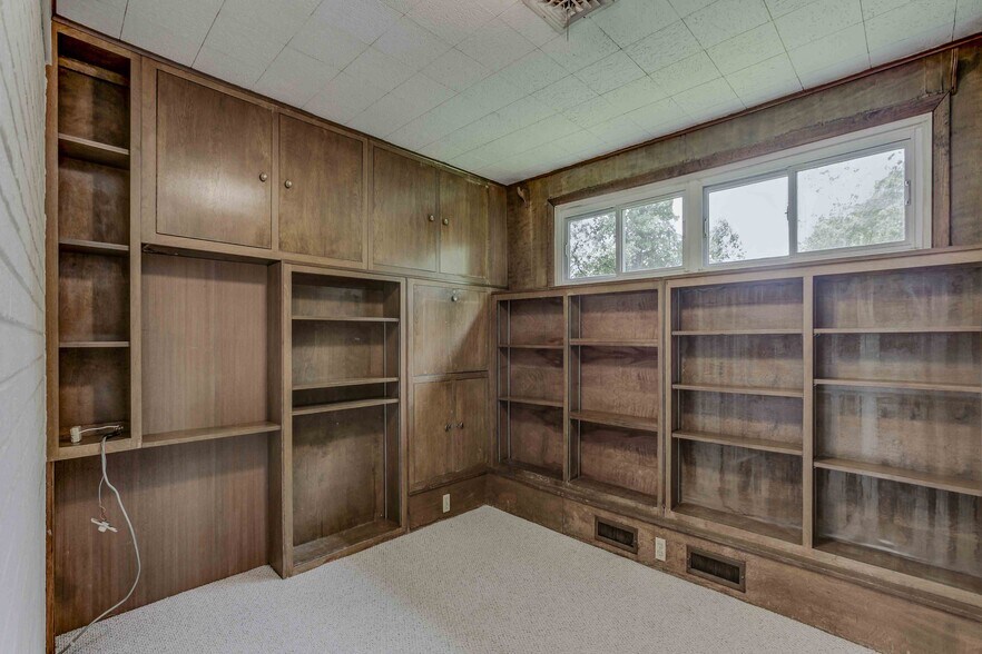 Building Photo - 3215 Brooklawn Ter