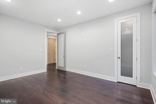 Building Photo - 1332 Kater St