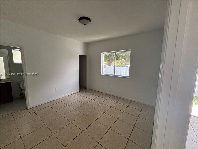 Building Photo - 26514 SW 138th Ave