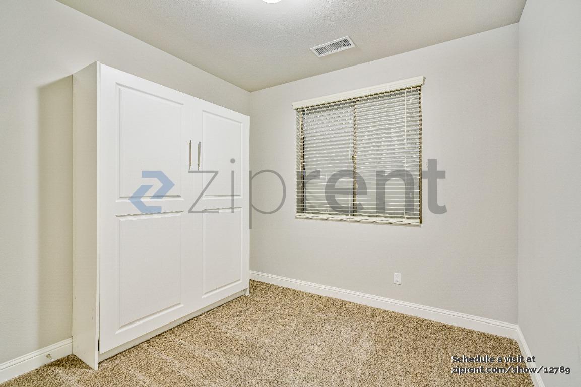 Building Photo - 1350 E Via Sentieri Dr