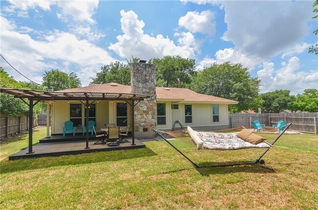 Building Photo - 1101 Deep Wood Dr