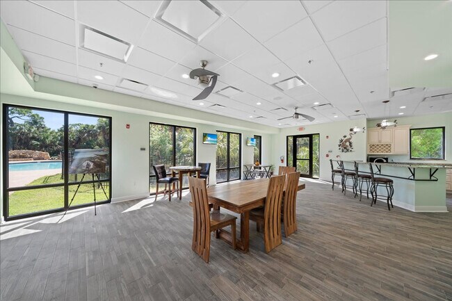 Building Photo - 605 Kemp St