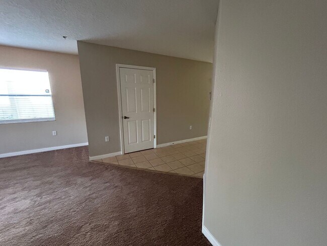 Building Photo - 458 Tradition Ln