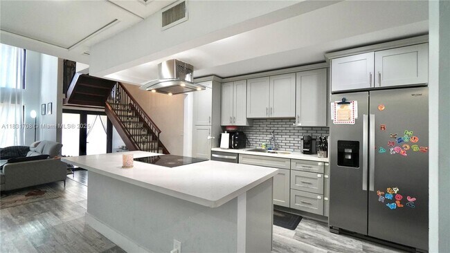 Building Photo - 741 E Coco Plum Cir