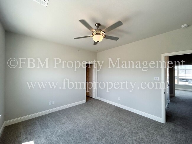 Building Photo - 2903 Layla Drive - Beautiful 3 Bedroom, 2....