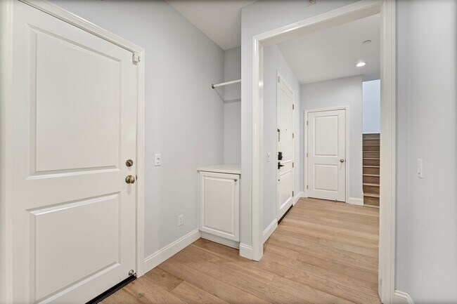 Building Photo - 59 Parkdale