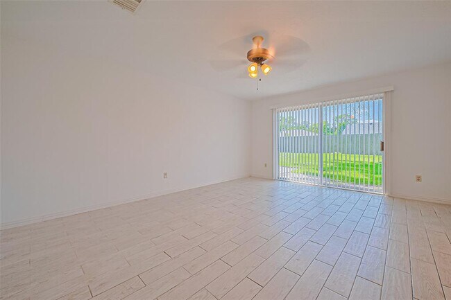 Building Photo - 719 Ramada Dr
