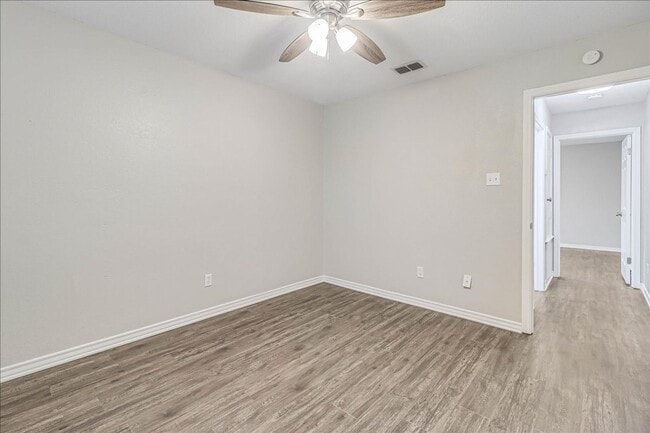 Building Photo - 10833 Grand Teton Dr