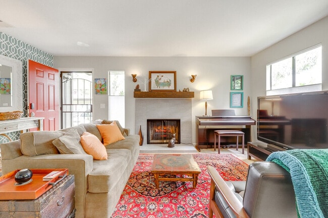 Building Photo - 440 Bernice Ln