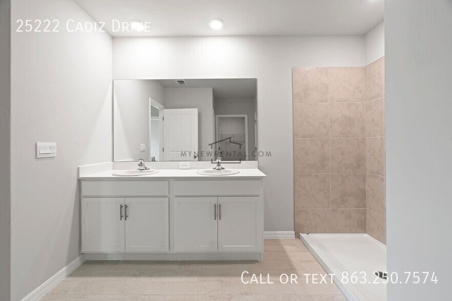 Building Photo - 25222 Cadiz Dr