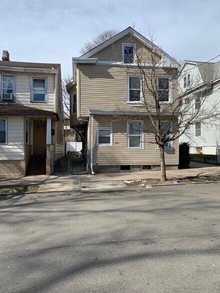 Building Photo - 281 N 11th St