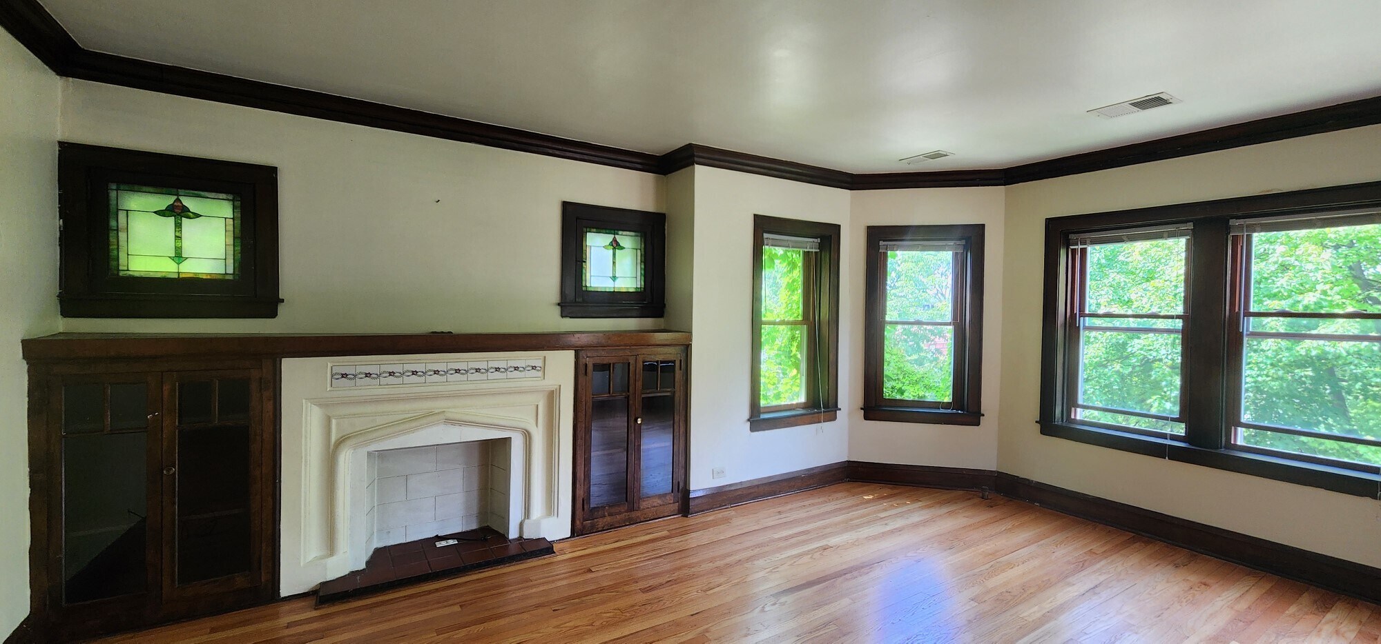 Building Photo - 2018 Lake St