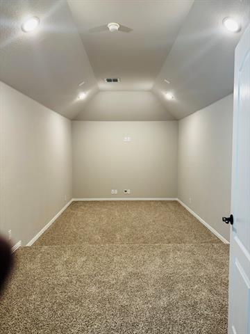 Building Photo - 2909 Parkwood Cir