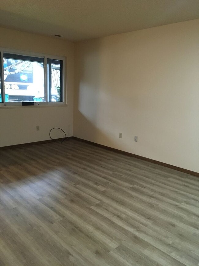 Building Photo - 3 Bedroom, 2 Bathroom Townhome in Lakemont Subdivision of Greeley