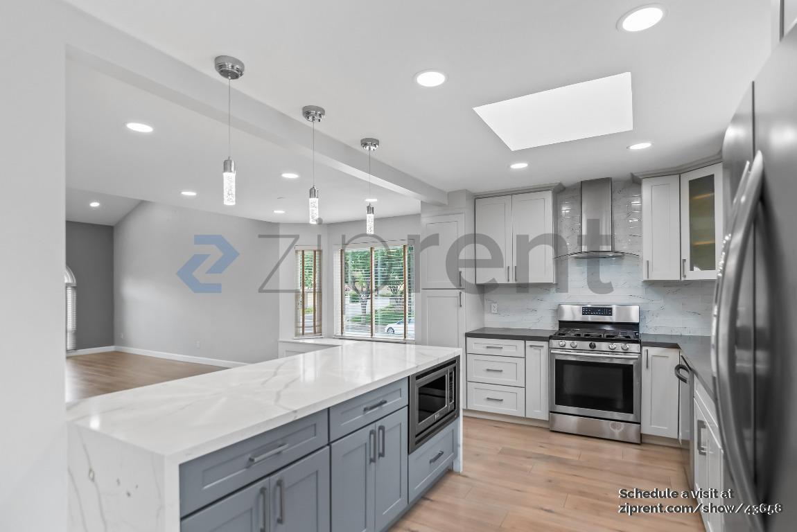 Building Photo - 3173 Ingersoll Pl