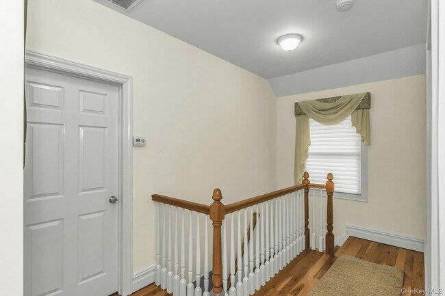 Building Photo - 180 Kensington Rd