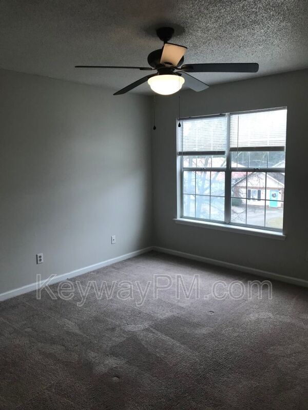 Building Photo - 2211 Birnam Pl