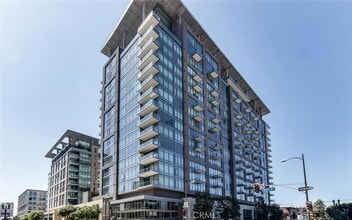 Building Photo - 1100 S Hope St