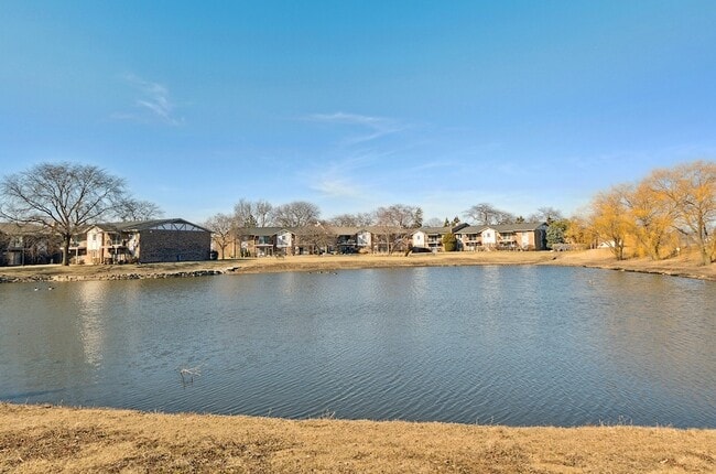 Building Photo - 9S070 Lake Dr