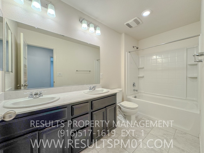 Building Photo - Beautiful Natomas 4 Bedroom Home w Loft