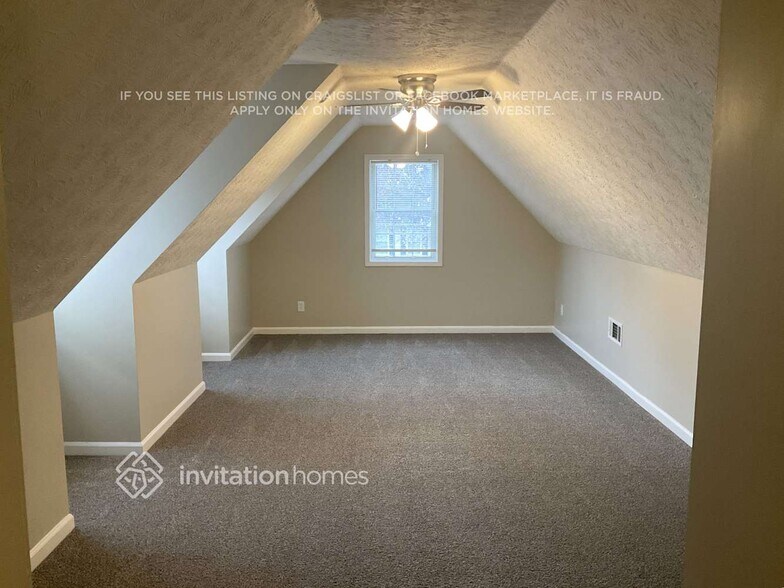 Building Photo - 526 Watson Bay