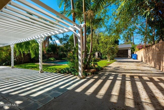 Building Photo - 4539 Mammoth Ave