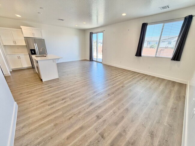 Building Photo - 2375 E Luciano Ln