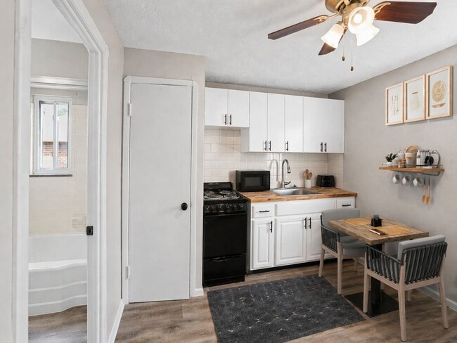 Interior Photo - South Hills