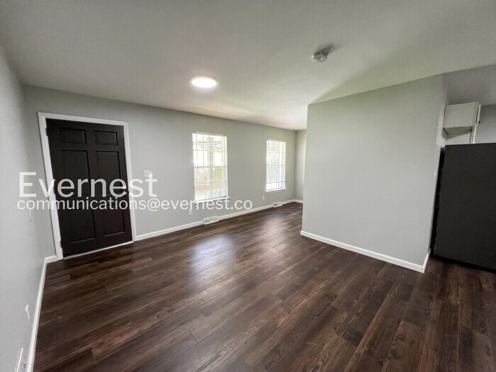 Building Photo - 222 Rebecca Dr