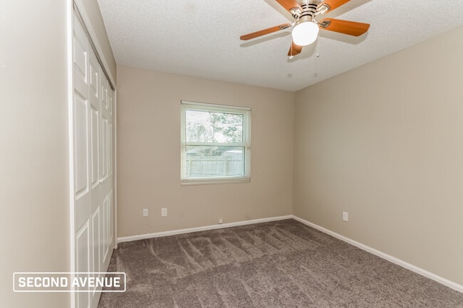 Building Photo - 8236 Hot Springs Dr N