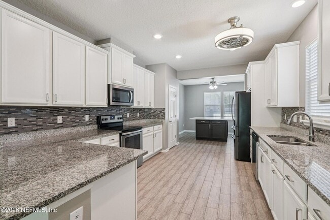 Building Photo - 404 Hepburn Rd