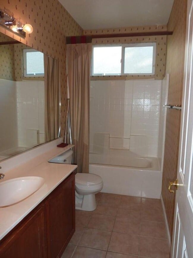 Building Photo - Natomas Park One Story - Del Paso & Gateway Park North Natomas