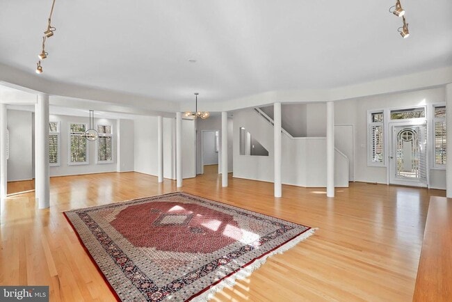 Building Photo - 1460 Waterfront Rd