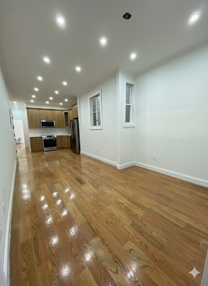 Building Photo - 172 Union St