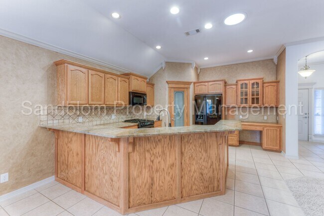 Building Photo - For Lease | Broken Arrow | Available Now!