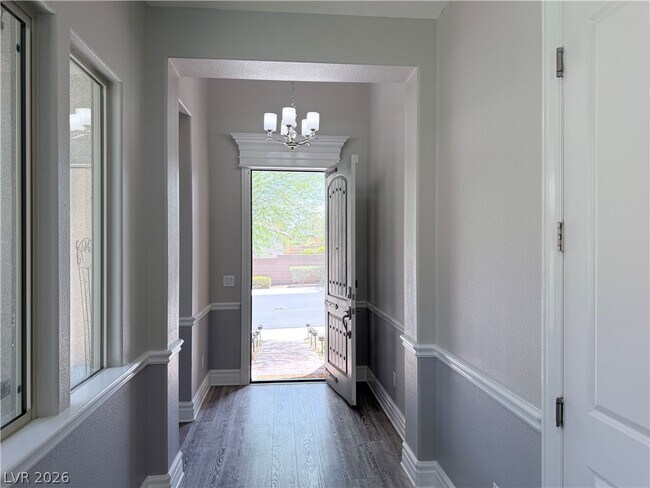 Building Photo - 9936 Wildhorse Cyn Ave